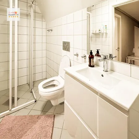 Гостевой дом Big Kitchen Washing & Dryer Wi-fi Feeling *